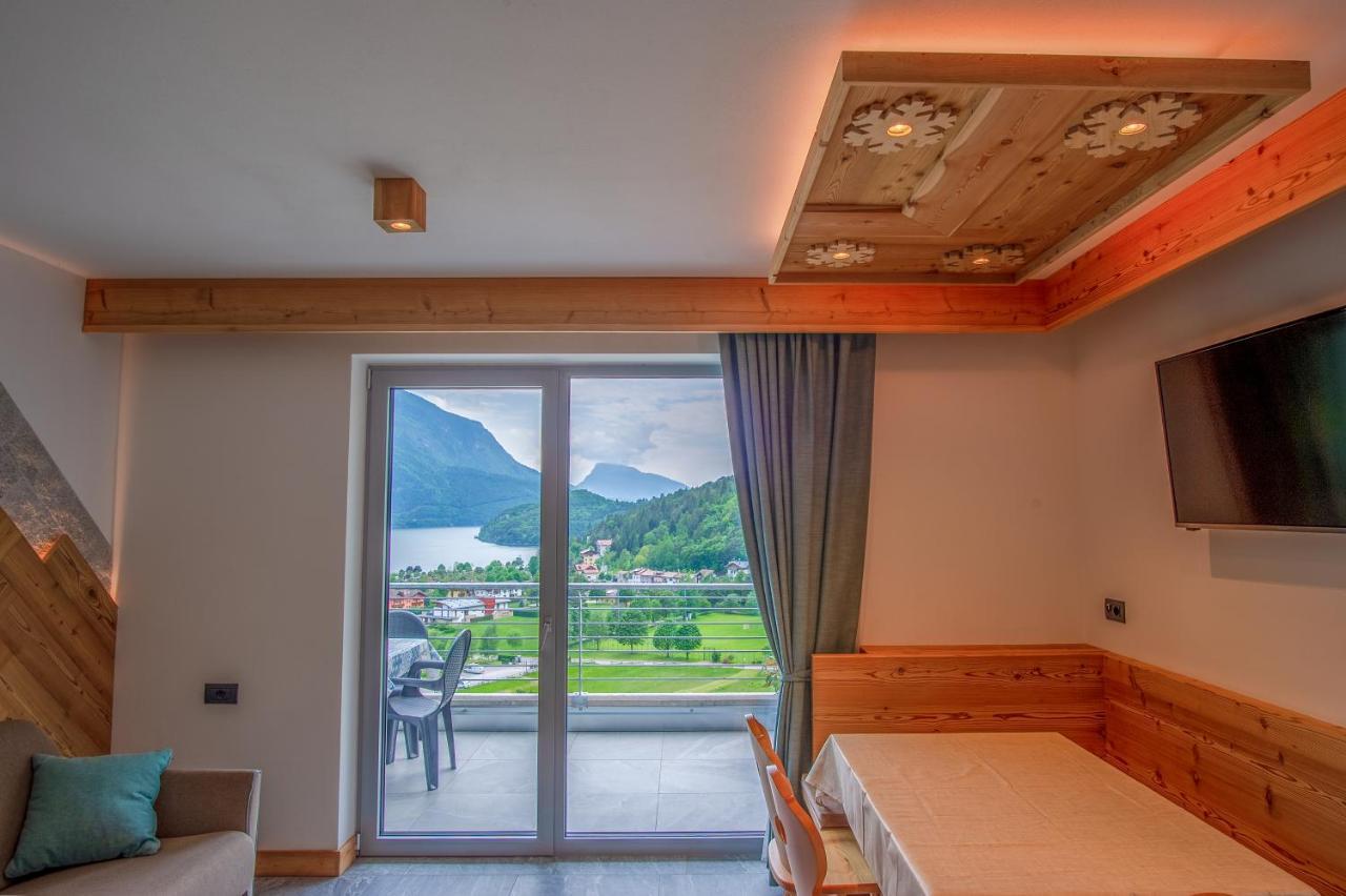 Dolomites Chalet Wolf Molveno Eksteriør billede